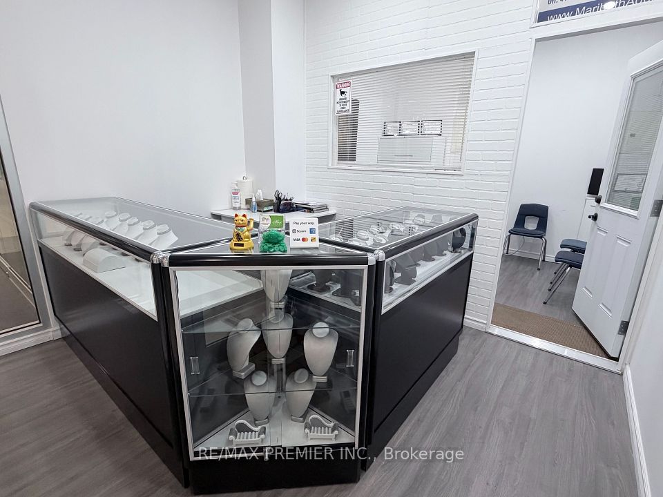 7181 Yonge Street 203, Markham, ON L3T 0C7