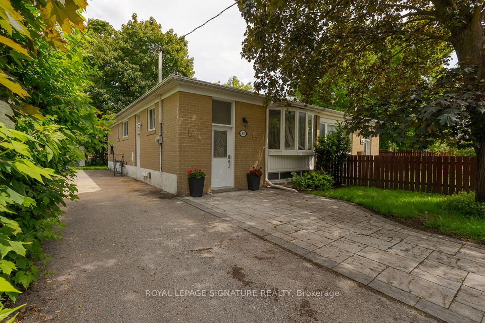 Semi-Detached  at 305 Blue Grass Boulevard Bsmt, Richmond Hill, ON L4C 3H3, Richmond Hill