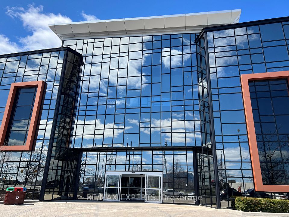 7250 Keele Street 421A, Vaughan, ON L4K 1Z8