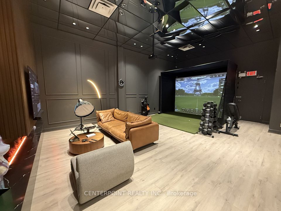 175 West Beaver Creek Road 5, Richmond Hill, ON L4B 3M1