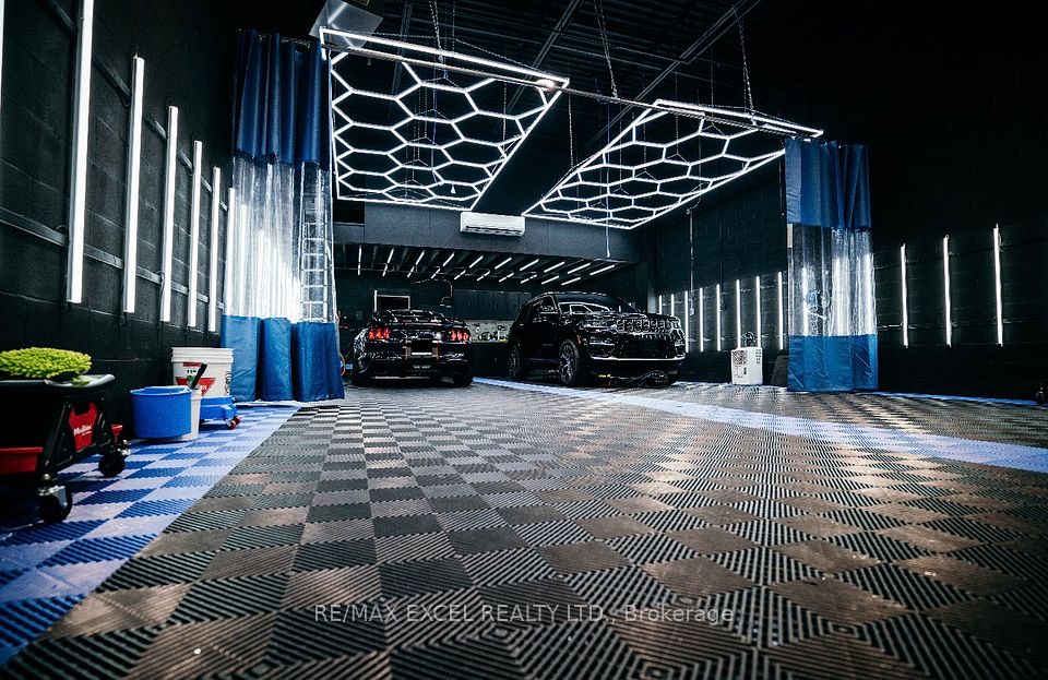 91 Fernstaff Court 7, Vaughan, ON L4K 3L9