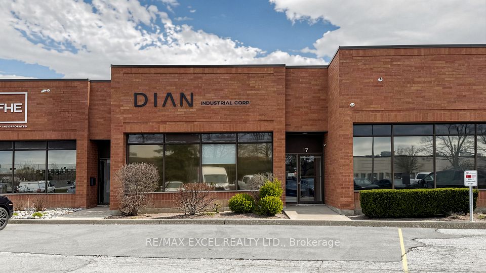 91 Fernstaff Court 7, Vaughan, ON L4K 3L9