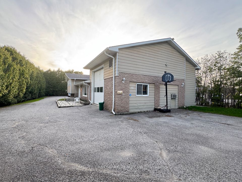 Detached at 66 Metro Road N Main, Georgina, ON L4P 1C3, Georgina