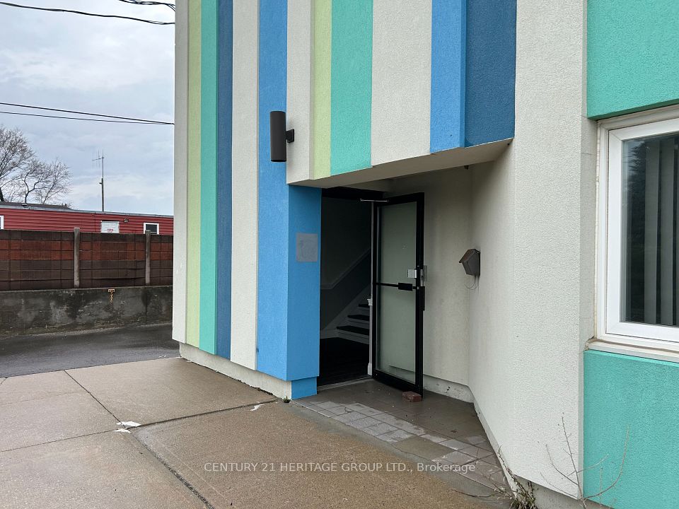 344 John Street, Markham, ON L3T 5W6