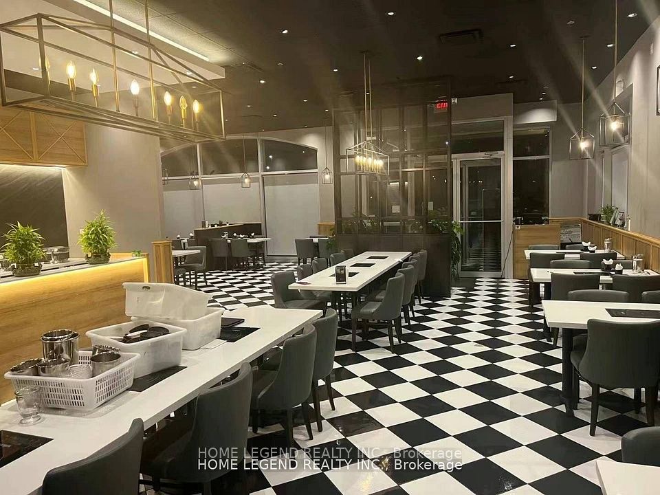 15480 Bayview Avenue D0101, Aurora, ON L4G 7J1