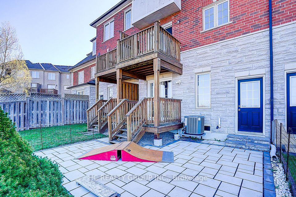 Att/Row/Townhouse at 20 Prince Charles Way, Markham, ON L6C 0B5, Markham