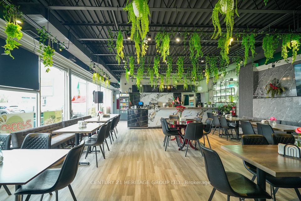 79 Davis Drive, Newmarket, ON L3Y 2M9