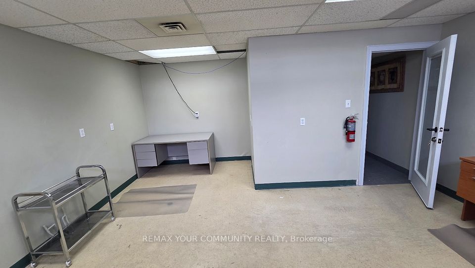 6060 Highway 7 N/A E LL-D, Markham, ON L3P 3A9