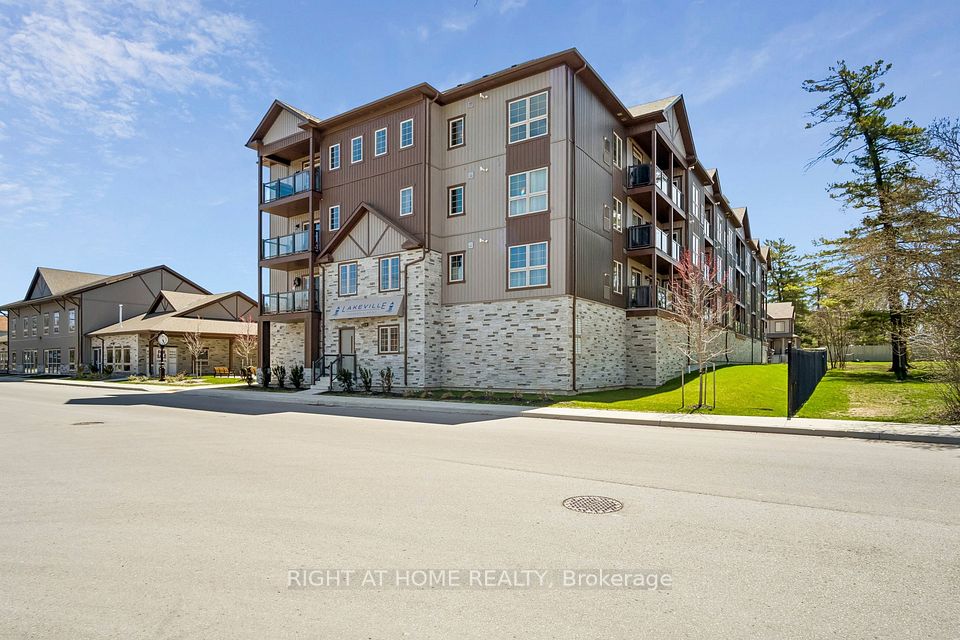 Condo Apartment at 110 Grew Boulevard 406, Georgina, ON L0E 1L0, Georgina