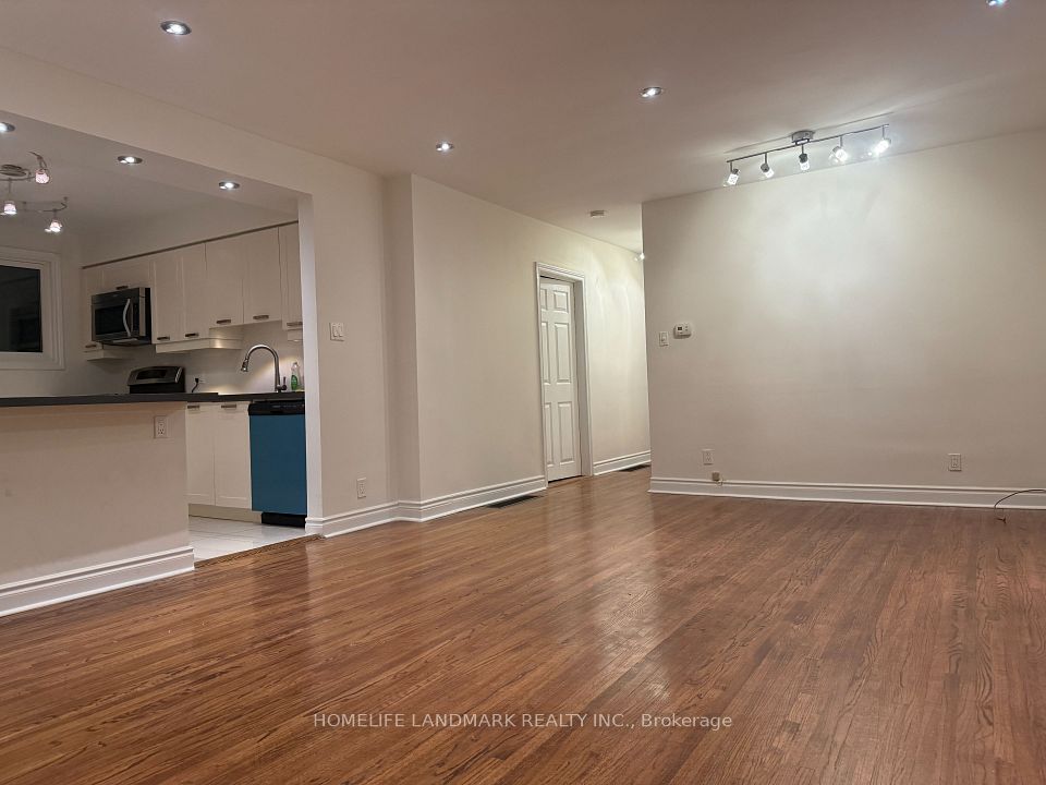Semi-Detached  at 307 Axminster Drive, Richmond Hill, ON L4C 2W3, Richmond Hill