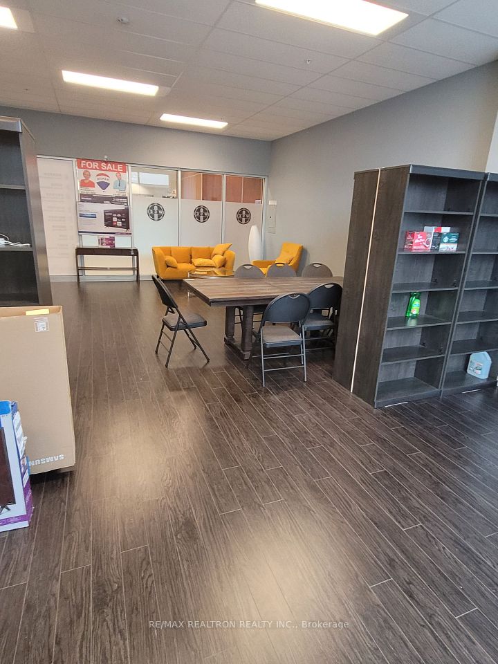 7163 Yonge Street 289, Markham, ON L3T 0C6