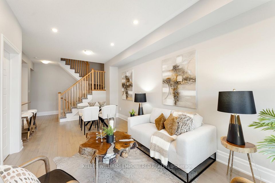 Att/Row/Townhouse at 7 Delano Way, Newmarket, ON L3X 0L1, Newmarket