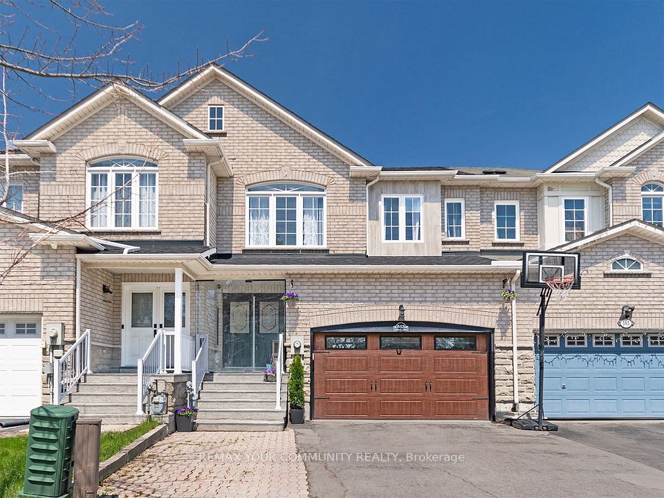 Att/Row/Townhouse at 563 Mulock Court, Newmarket, ON L3Y 5H1, Newmarket