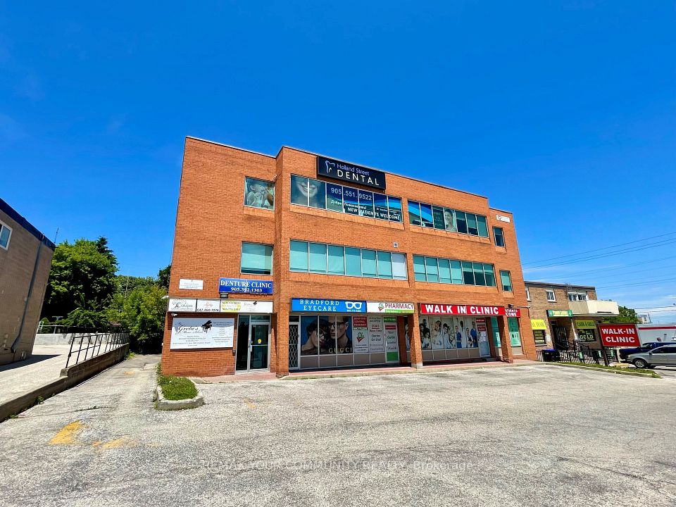 107 Holland Street 100C, Bradford West Gwillimbury, ON L3Z 2B9