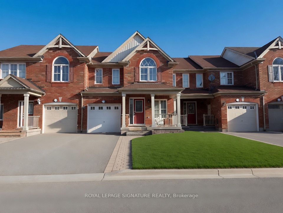 Att/Row/Townhouse at 212 Chilcott Crescent, Newmarket, ON L3X 3G6, Newmarket
