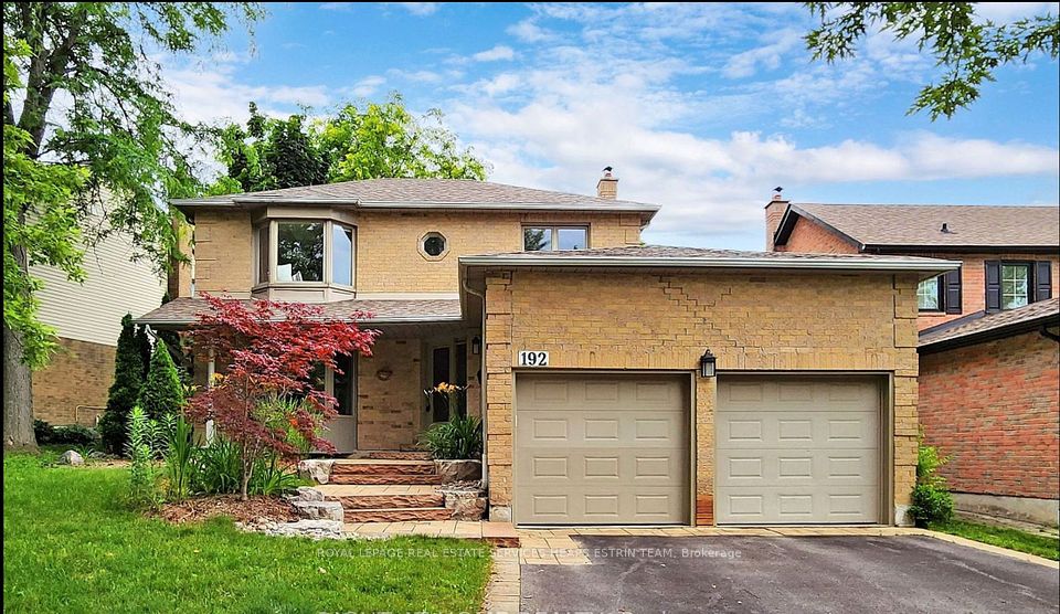 Detached at 192 Tamarac Trail, Aurora, ON L4G 4S2, Aurora