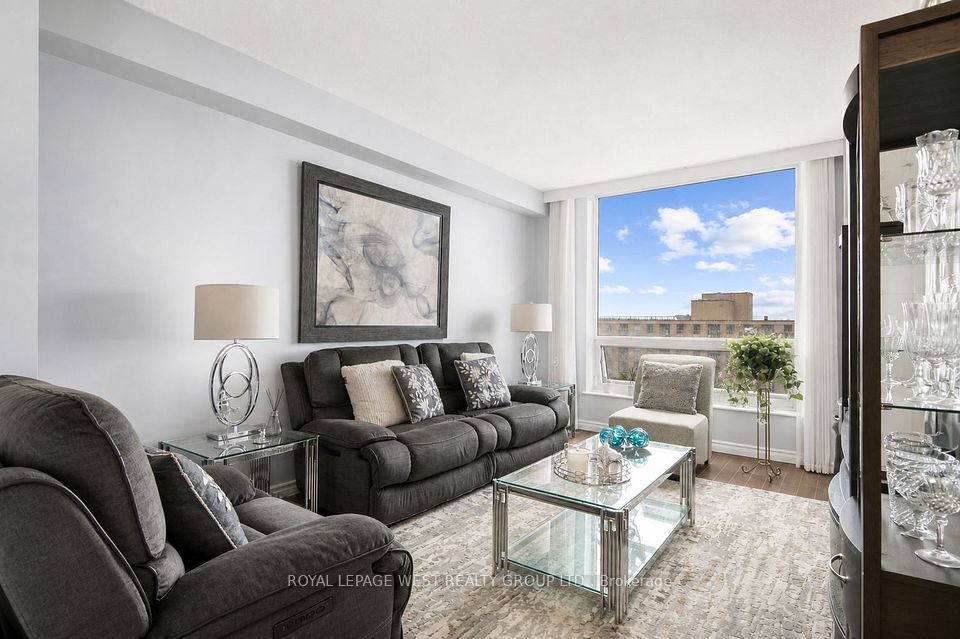 Condo Apartment at 326 Major Mackenzie Drive E 805, Richmond Hill, ON L4C 8T4, Richmond Hill