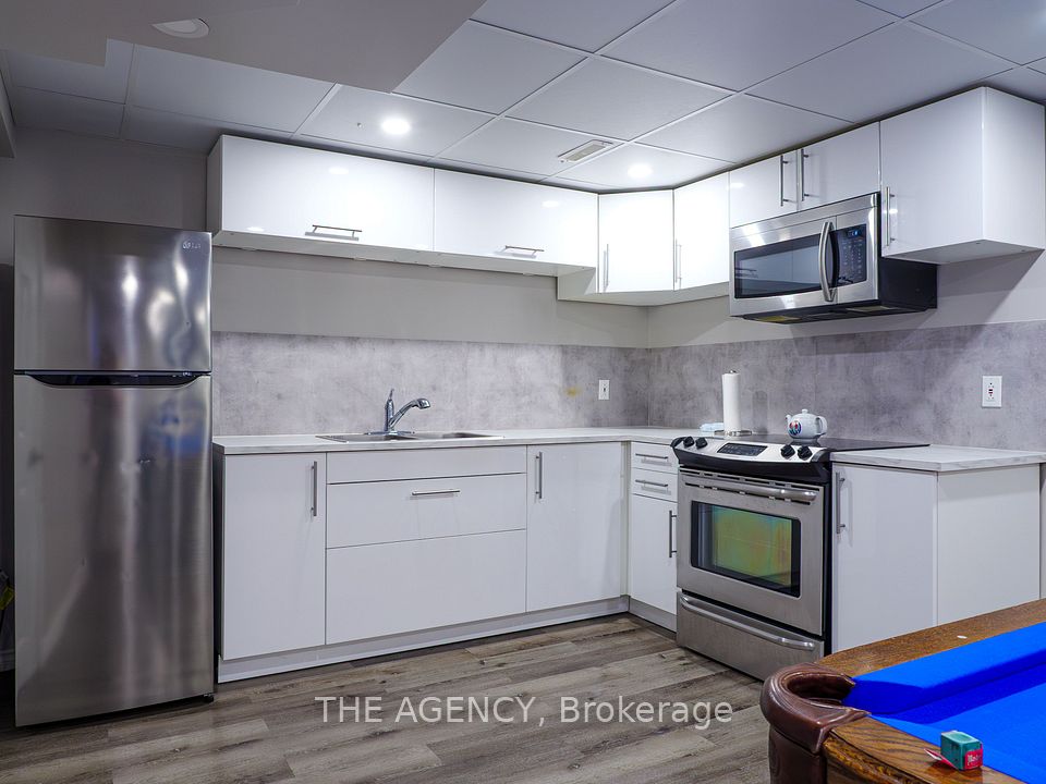 Detached at 495 Bristol Road B (lower), Newmarket, ON L3Y 6T4, Newmarket