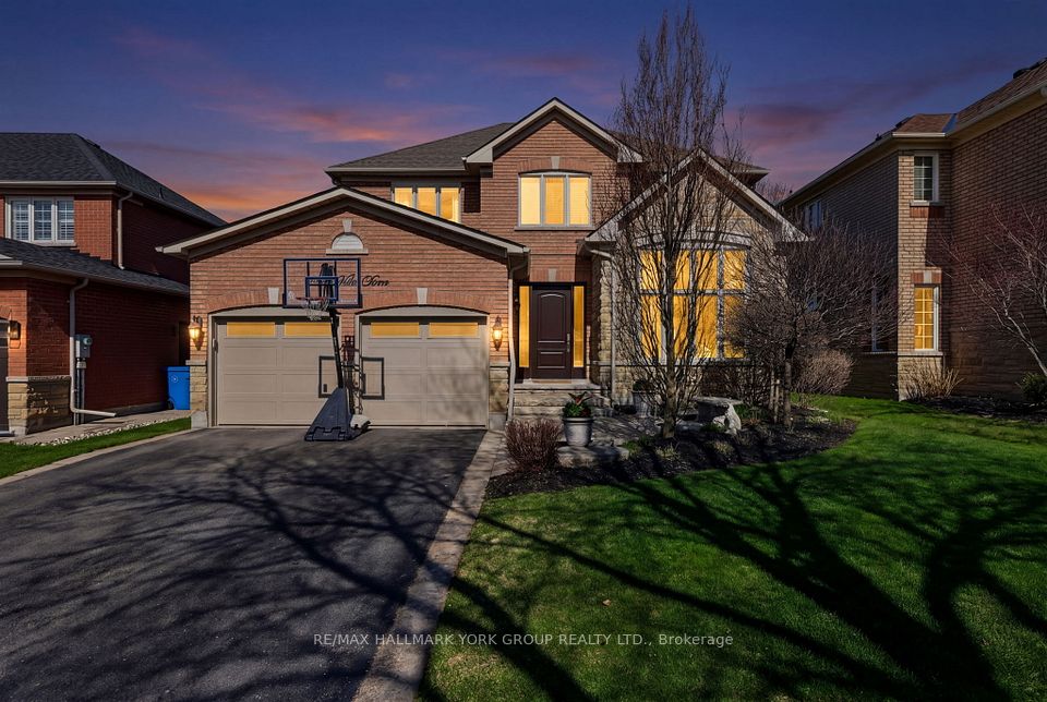 Detached at 260 Willis Drive, Aurora, ON L4G 7M2, Aurora