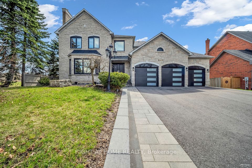Detached at 1092 Stonehaven Avenue, Newmarket, ON L3X 1M7, Newmarket