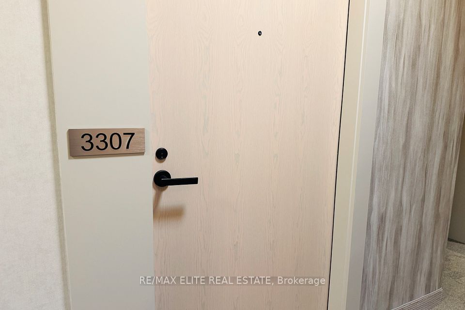 Condo Apartment at 28 Interchange Way 3307, Vaughan, ON L4K 0P8, Vaughan