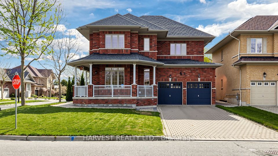 Detached at 1112 Quaker Trail, Newmarket, ON L3X 3E2, Newmarket