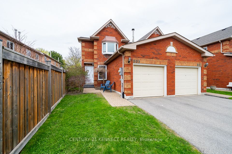 Condo Townhouse at 805 Playter Crescent, Newmarket, ON L3X 1W7, Newmarket