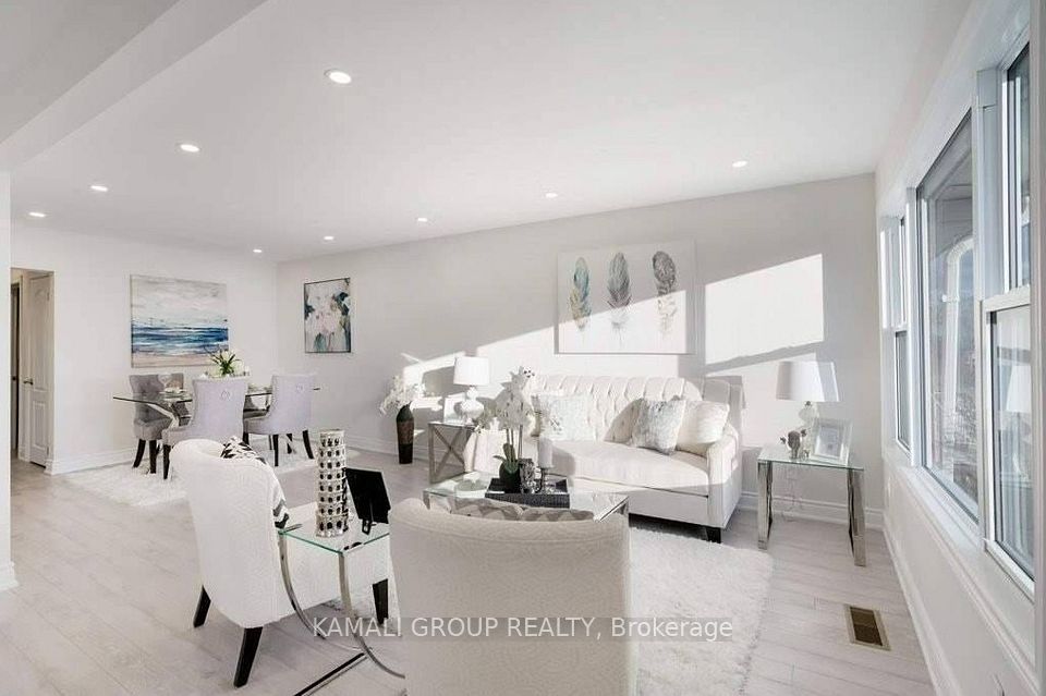 Semi-Detached  at 76 Walter Avenue MAIN, Newmarket, ON L3Y 2T3, Newmarket