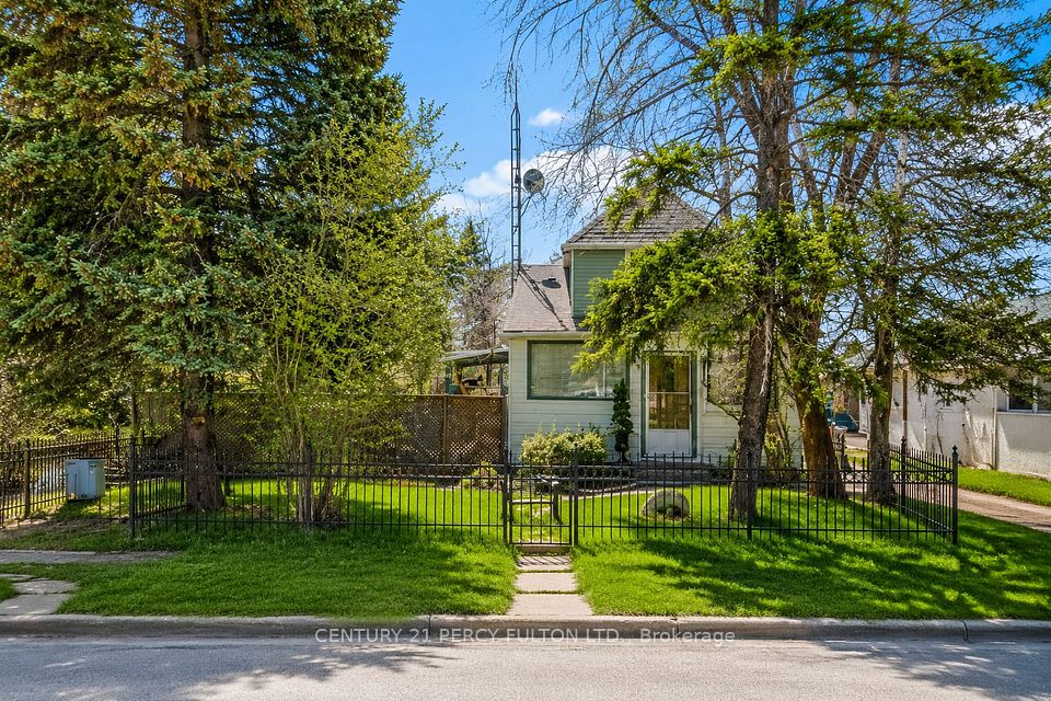 Detached at 595 North Lake Road, Richmond Hill, ON L4E 3B9, Richmond Hill