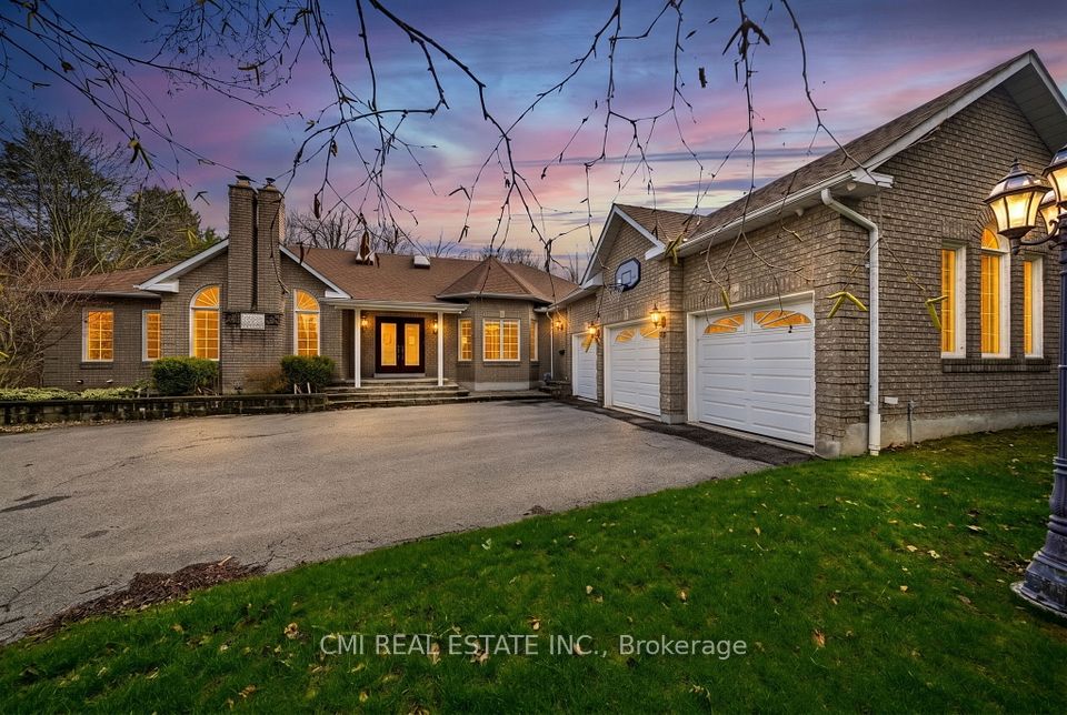 Detached at 15 Treegrove Circle, Aurora, ON L4G 6M1, Aurora