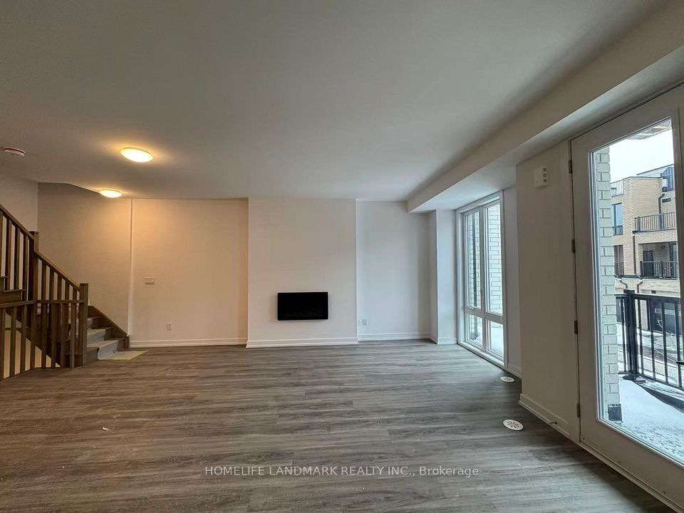 Att/Row/Townhouse at 15 Kerns Lane, Richmond Hill, ON L4E 1M1, Richmond Hill