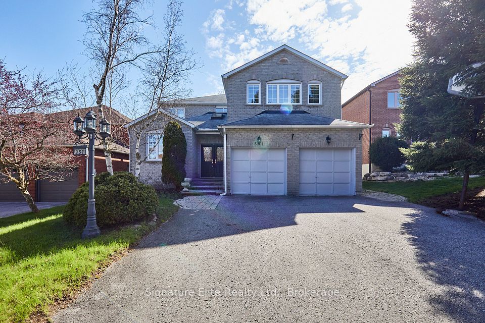 Detached at 351 Kirby Crescent, Newmarket, ON L3X 1G8, Newmarket