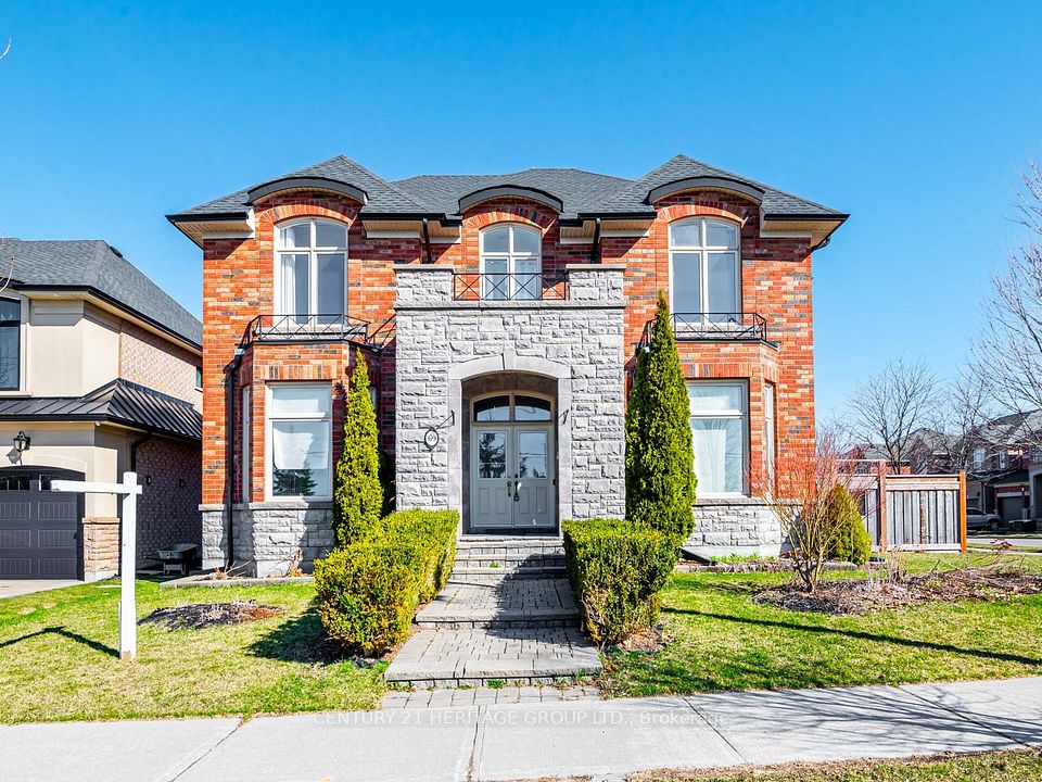 Detached at 69 Morland Crescent, Aurora, ON L4G 7Z2, Aurora