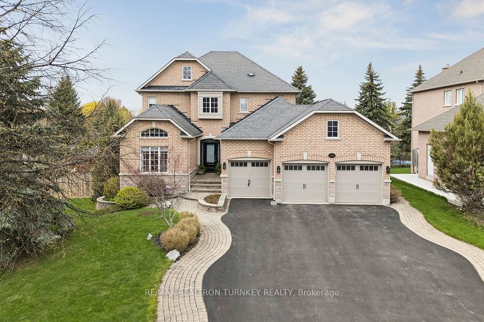 Detached at 778 Quantra Crescent, Newmarket, ON L3X 1M9, Newmarket