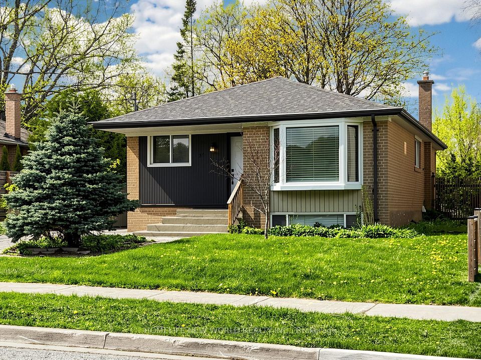 Detached at 74 Child Drive, Aurora, ON L4G 1Y7, Aurora