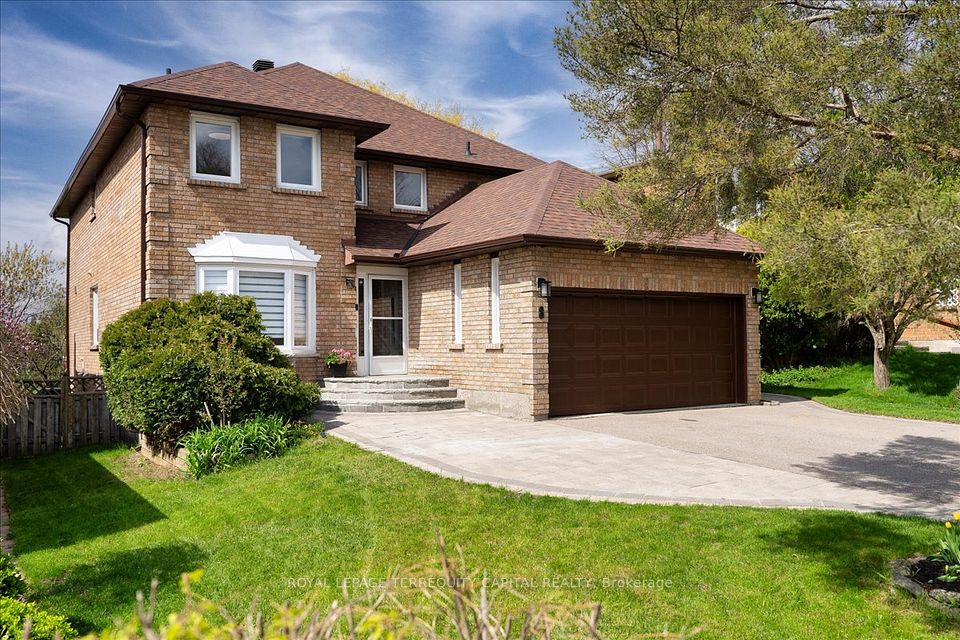 Detached at 8 Marchwood Crescent, Richmond Hill, ON L4C 8M8, Richmond Hill
