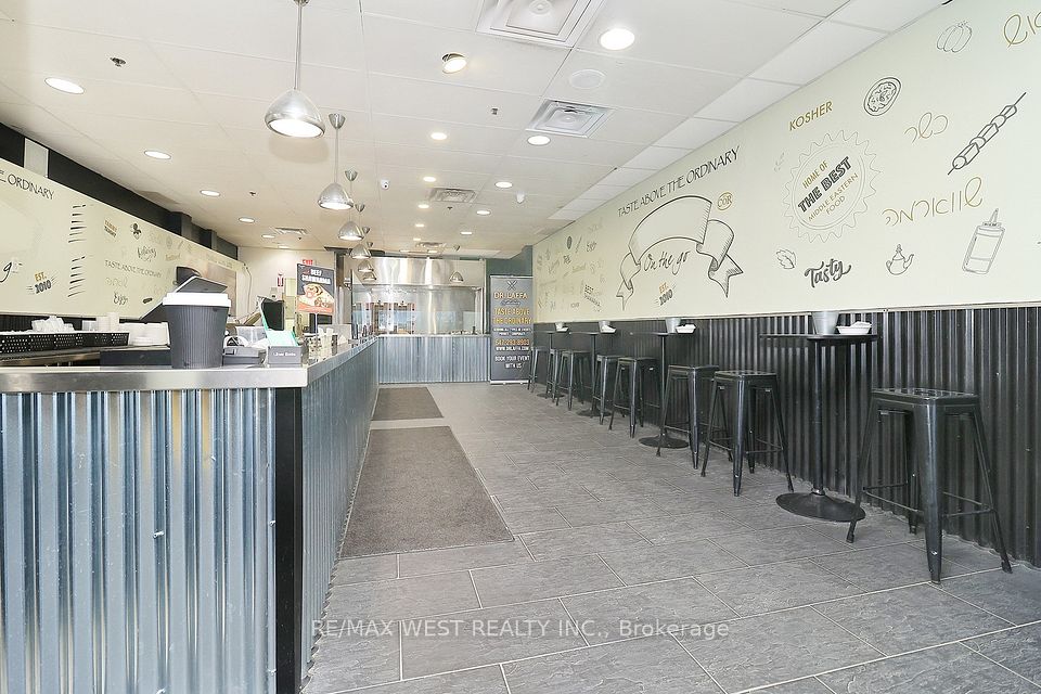 1118 Centre st Street 21, Vaughan, ON L4J 7R9