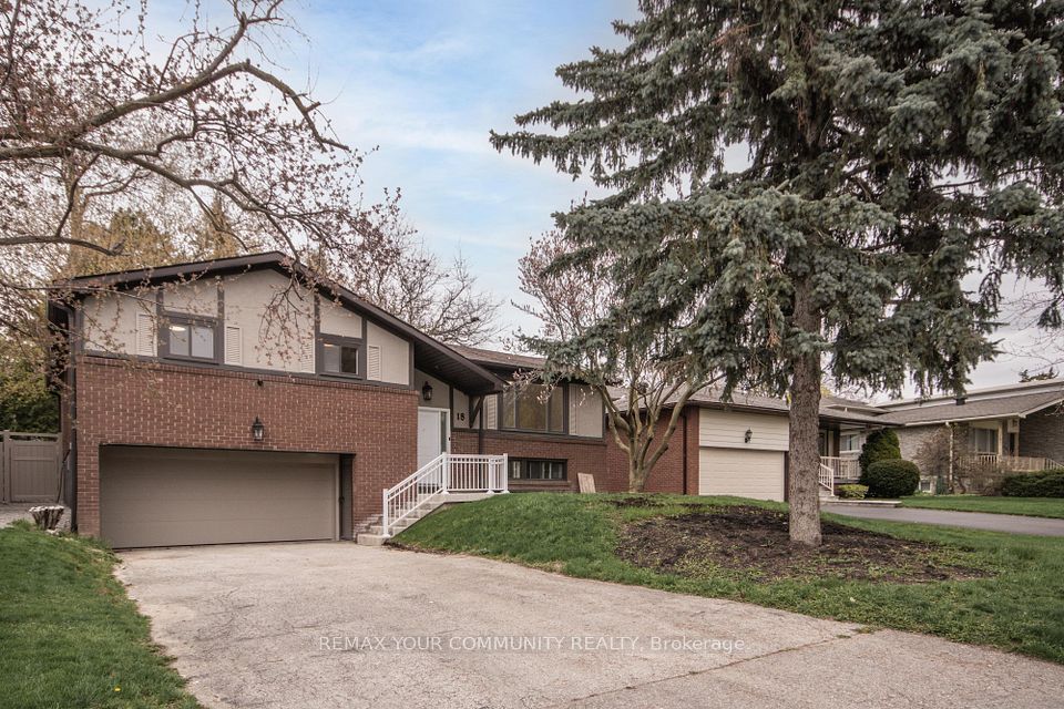 Detached at 18 Ironshield Crescent, Markham, ON L3T 3K7, Markham
