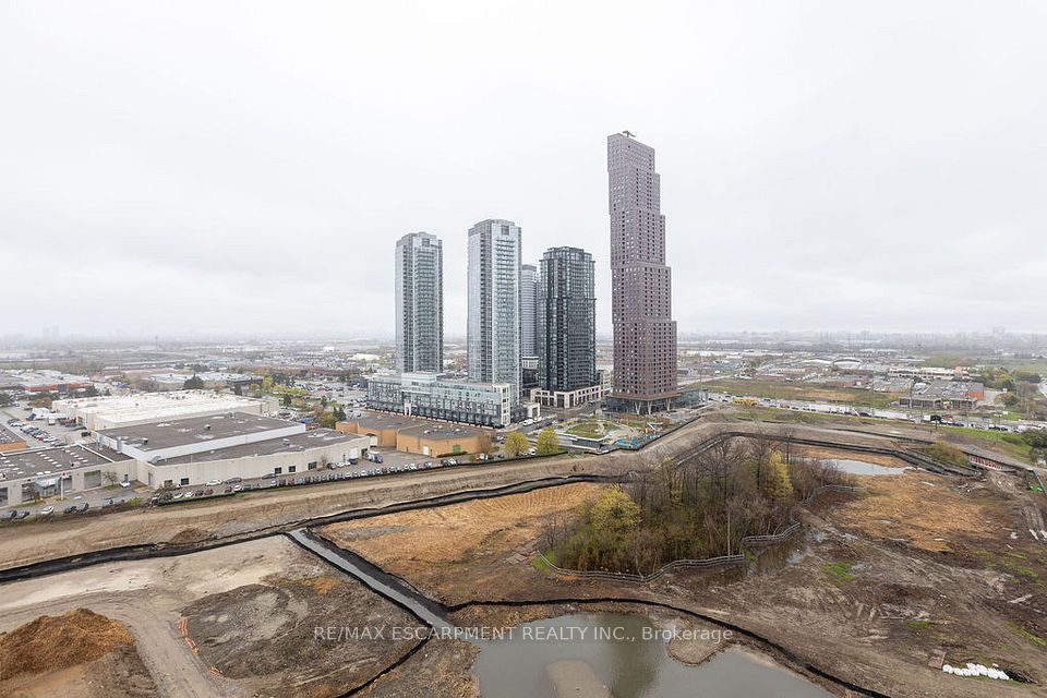 Condo Apartment at 7895 Jane Street 2004, Vaughan, ON L4K 0K2, Vaughan