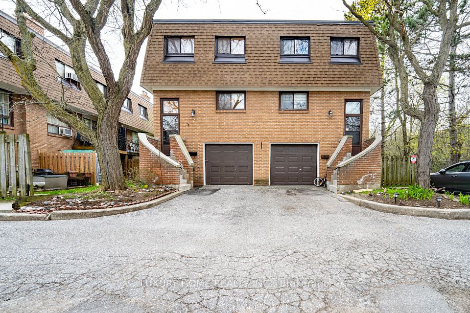 Condo Townhouse at 100 Henderson Avenue 2, Markham, ON L3T 2K8, Markham
