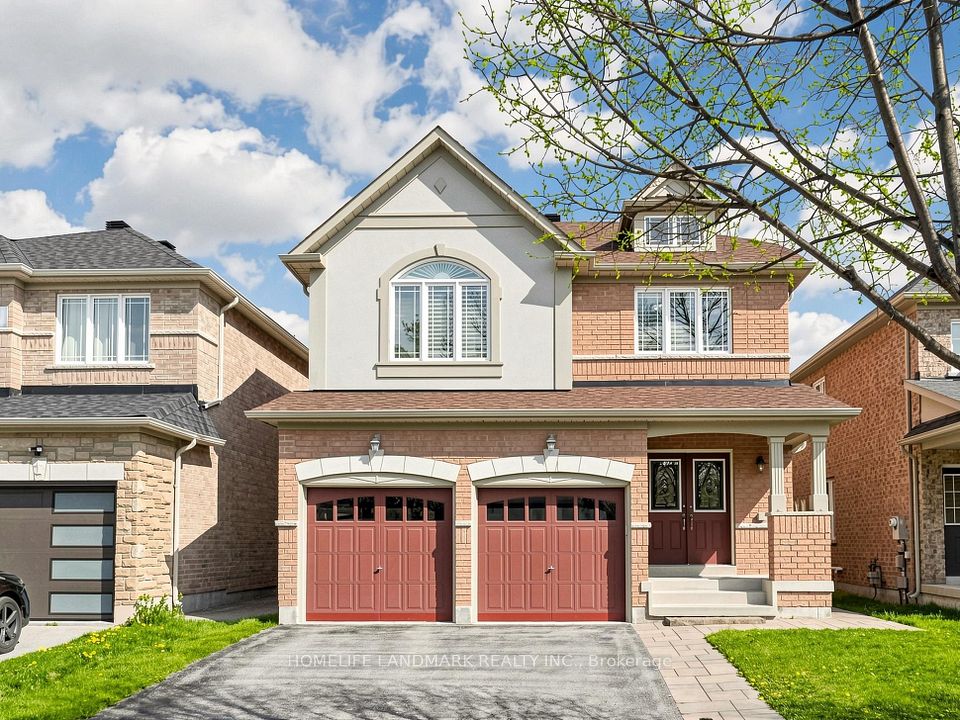 Detached at 84 Lewis Honey Drive, Aurora, ON L4G 0J3, Aurora
