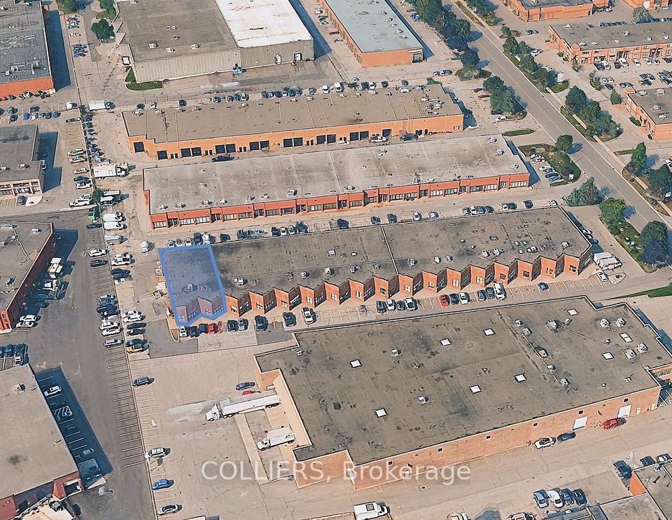 133 Applewood Crescent 16-17, Vaughan, ON L4K 4E4
