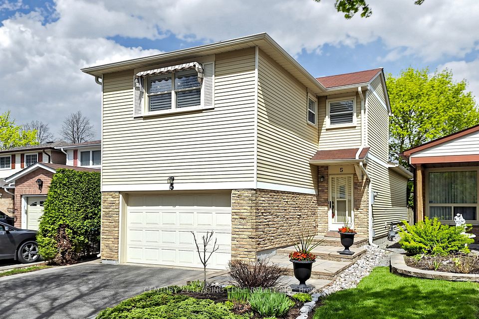 5 Madsen Crescent, Markham, ON L3R 4P2