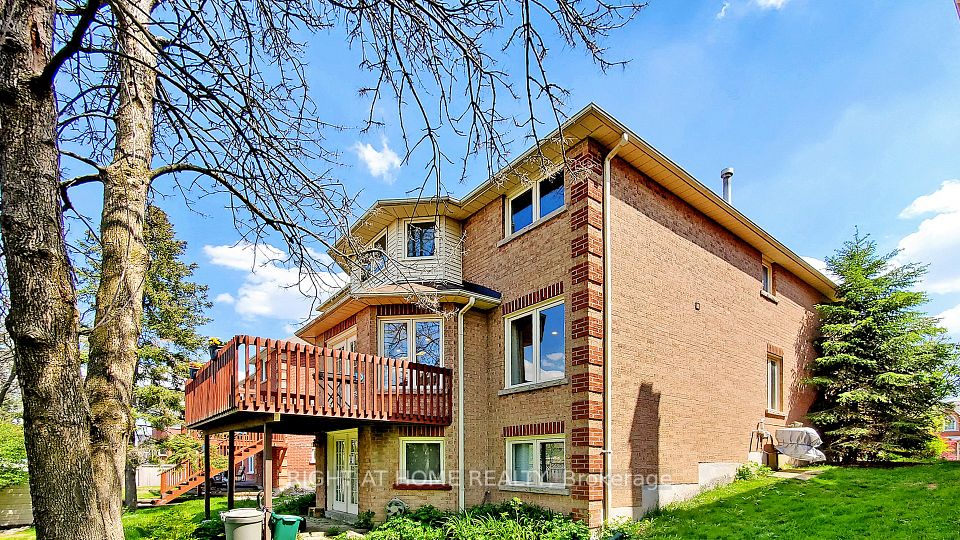 Detached at 95 Lensmith Drive Main and upper floor, Aurora, ON L4G 6R9, Aurora