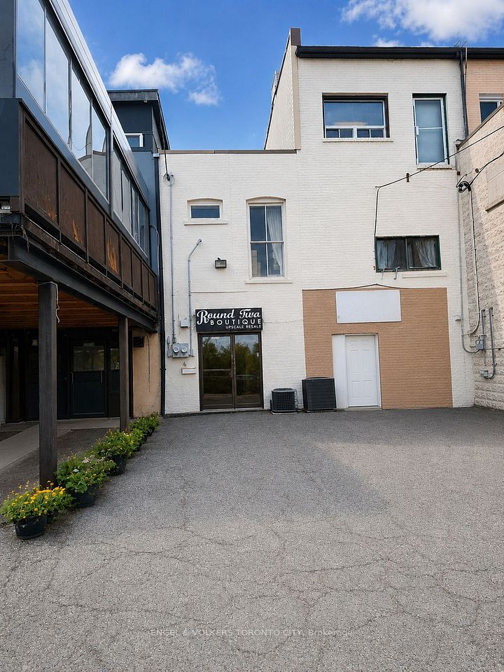 15228 Yonge Street Lower, Aurora, ON L4G 1L9