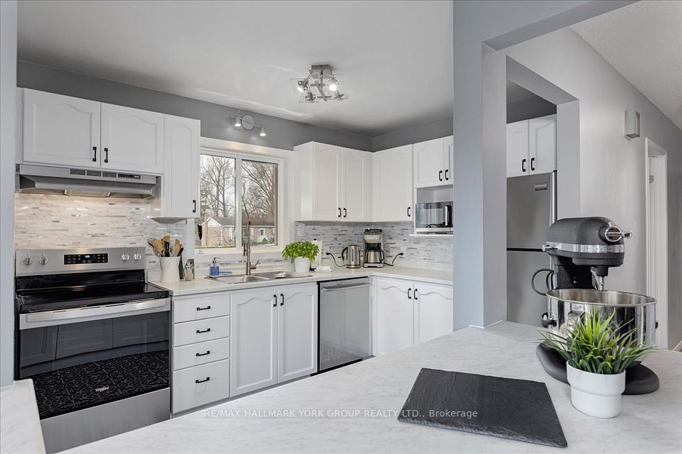 Detached at 63A Tulip Street, Georgina, ON L4P 1C6, Georgina