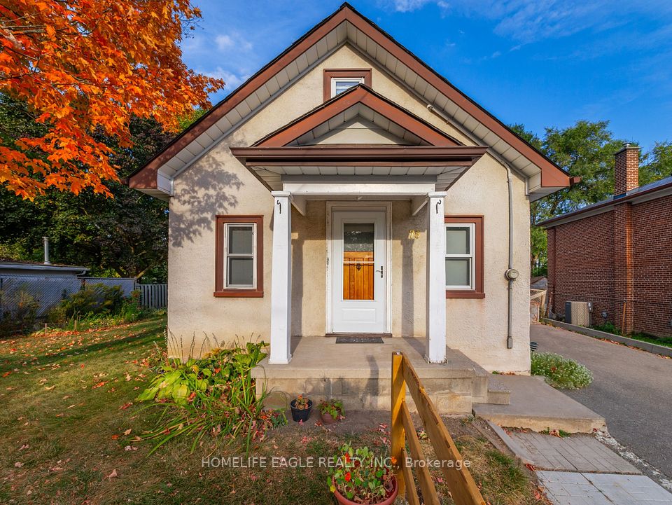 Detached at 75 Denne Boulevard, Newmarket, ON L3Y 4H5, Newmarket