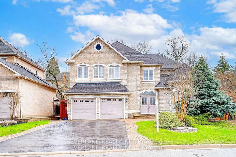 Detached at 922 Best Circle, Newmarket, ON L3X 2H8, Newmarket