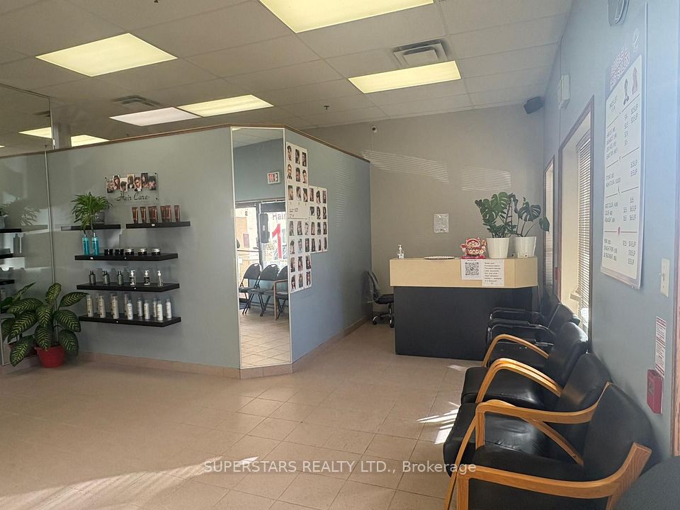 14 Wellington Street E #5, Aurora, ON L4G 1H5