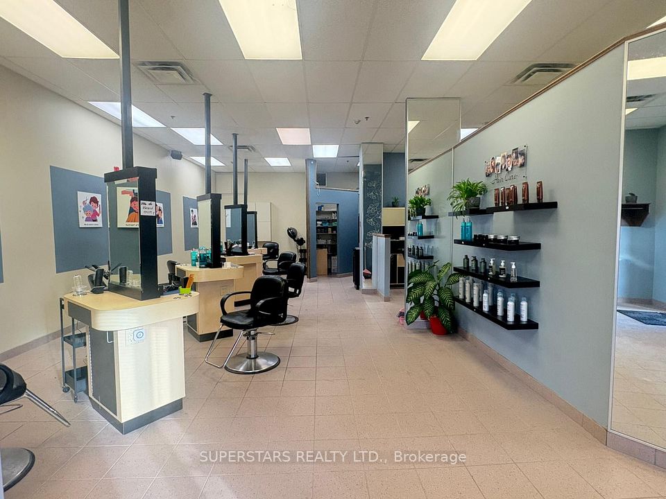 14 Wellington Street E #5, Aurora, ON L4G 1H5